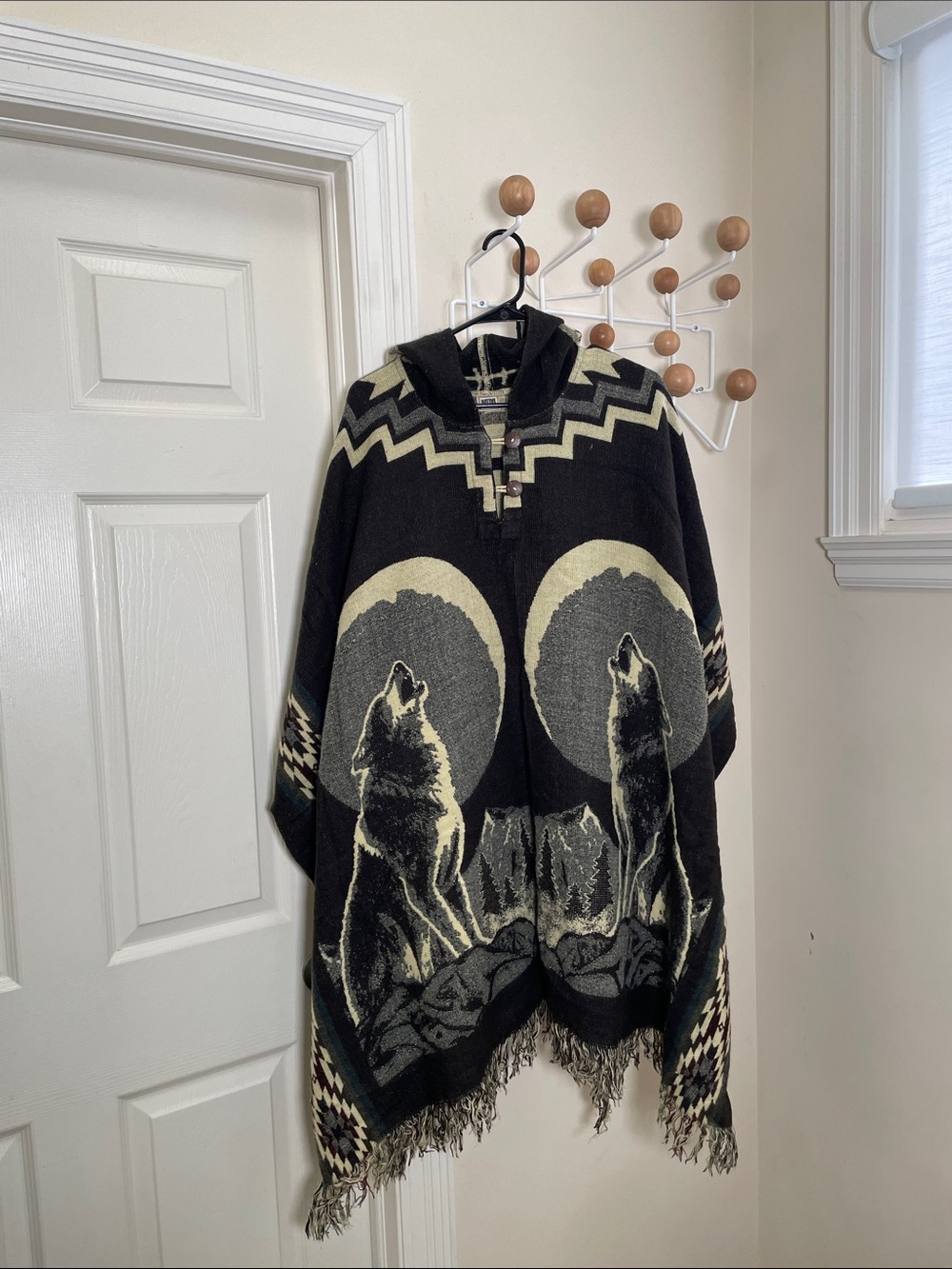 Native Wolf Motif Fringed Poncho Black & Cream